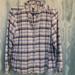 L.L. Bean women’s size Large long sleeve v neck button up shirt